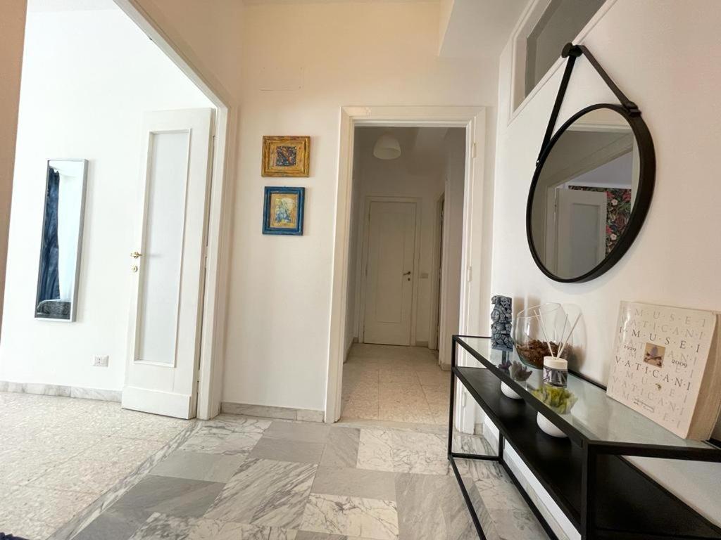 Forty1 Apartment Near Metro Cipro Roma Eksteriør bilde